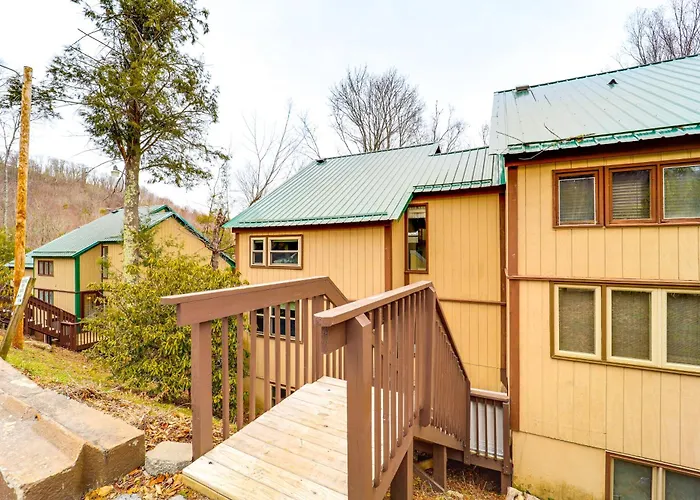 Hike, Sip & Stay Awhile! Sugar Mountain Getaway
