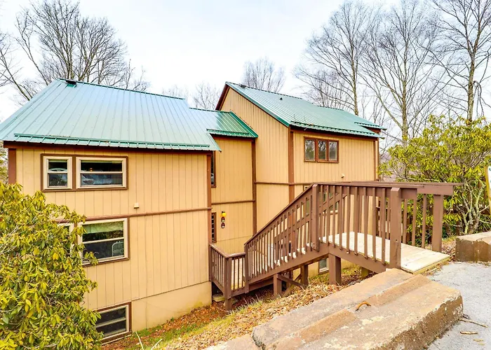 Hike, Sip & Stay Awhile! Sugar Mountain Getaway