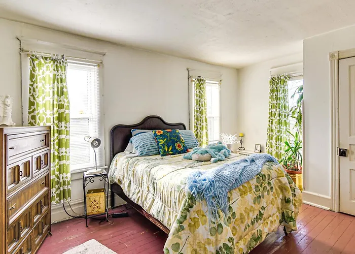 Bethlehem Home W/ Patio & Amazing Sunset Views!
