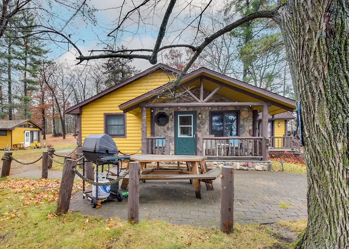 Scenic Cabin W/ Private Beach In Crosslake!