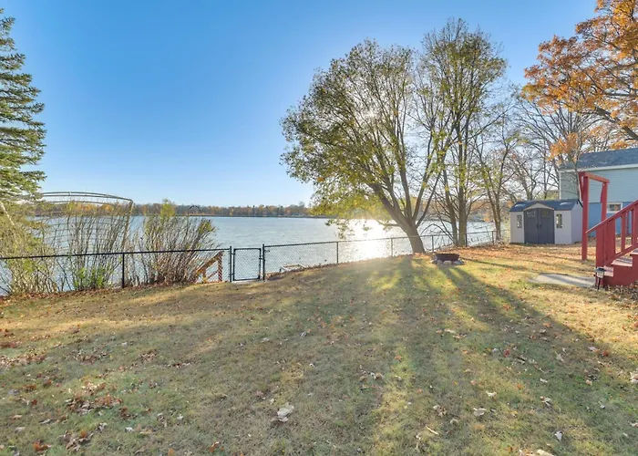 Star Lake Pet-Friendly Home: Fire Pit, Dock, Grill