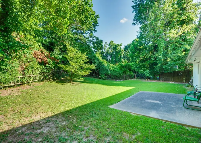 Inviting Vicksburg Home W/ Patio + Charcoal Grill!