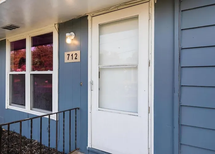 Hines Haven - Unit 2 - Perfect Bnb For You