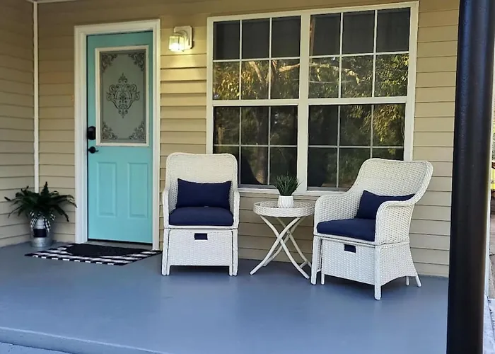 Stewart House With Hot Tub And 3 Bedroom