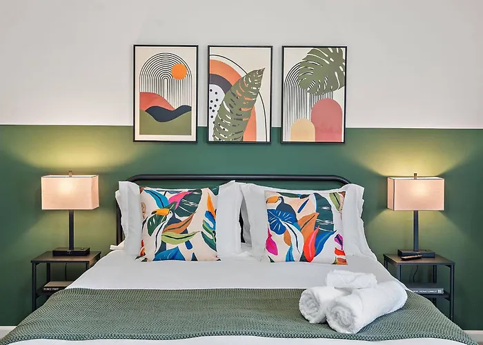 *New* Cozy / Near Mtsu / Getaway ~ Sleeps 8+