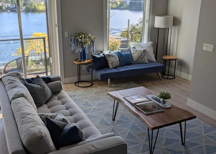 Lakeview Hideaway
