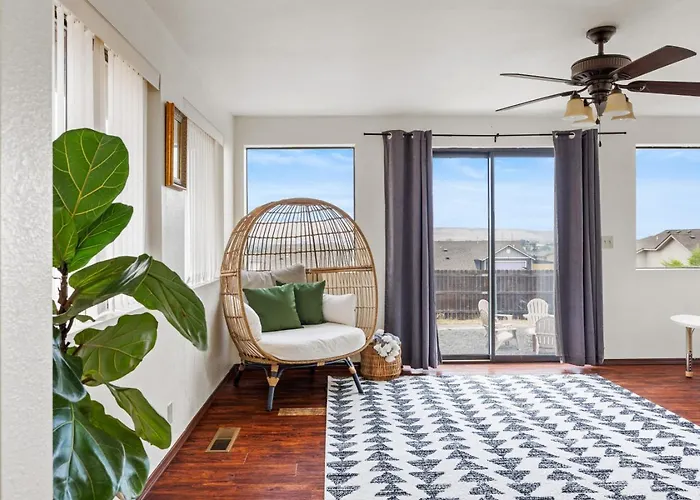 Additional Living Room Just Minutes From Highway
