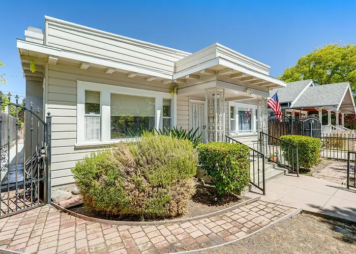 Miracle Mile Stay: Classic Stockton Home W/ Yard!