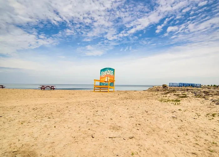 Home < 1 Mi To Lake Erie & Shades Beach Park!