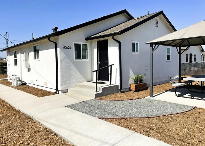 Sequoia Living Pet Friendly With Fenced Yard