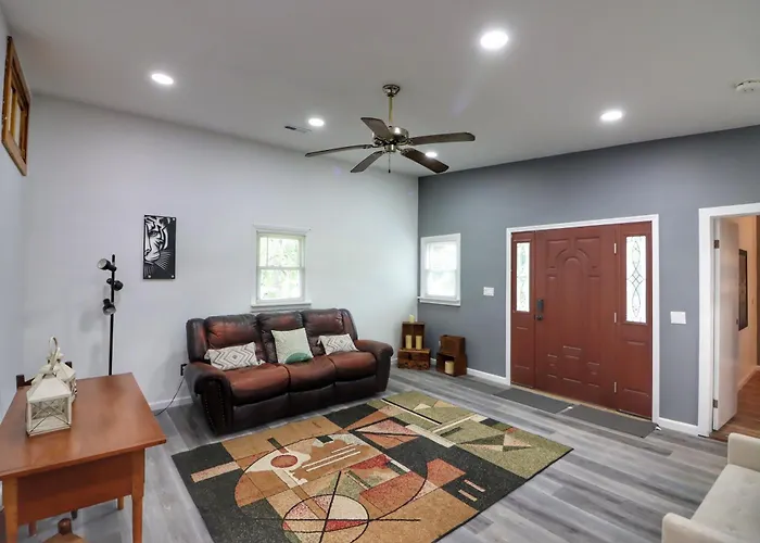 Luxurious 3 Bedroom, 3 Bathroom, Entire Home In Catskill