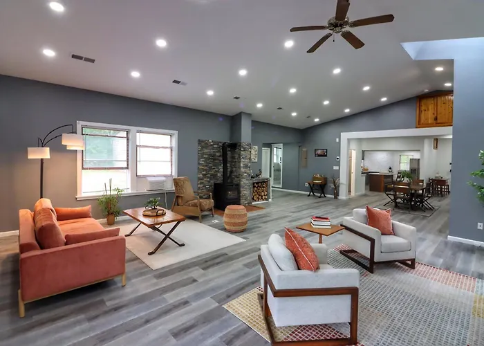 Luxurious 3 Bedroom, 3 Bathroom, Entire Home In Catskill