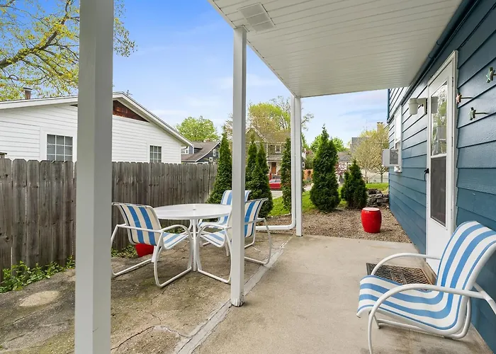 30 Day Rental - Walking Distance To Grand Haven