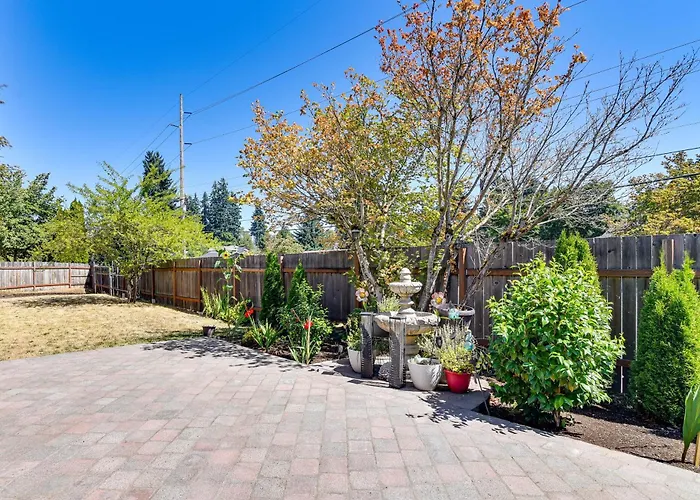Private Outdoor Space 9 Mi To Downtown Vancouver!