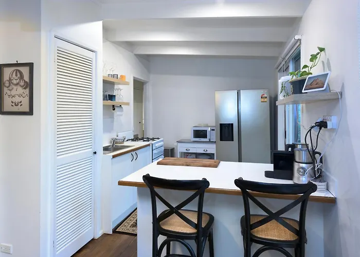 Belle Cottage Secluded Stay Near Shops Cafes