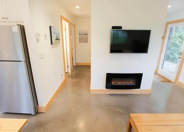 Tidal Retreat Cabin