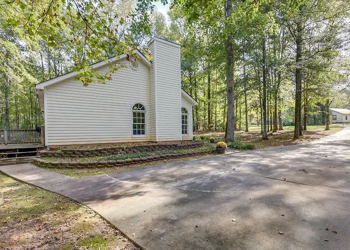Pet-Friendly Lagrange Vacation Rental W/ Deck!