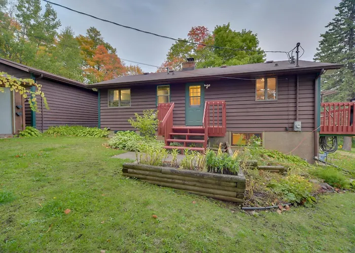 Hermantown Home W/ Decks, Grill & Hot Tub!
