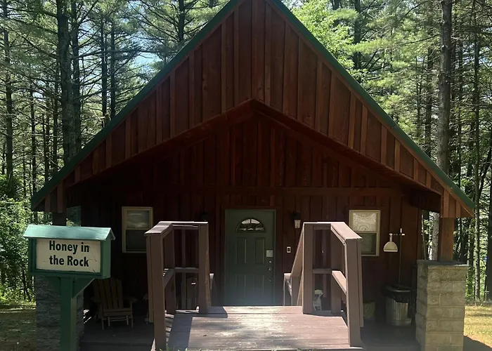 The Cabins At Pine Haven - Beckley