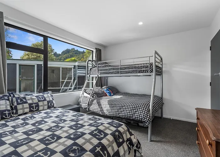 Coastal Charm - Picton Holiday Home