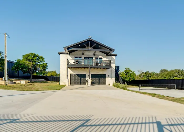 Walk To Water: Game Room At Buchanan Dam Home!