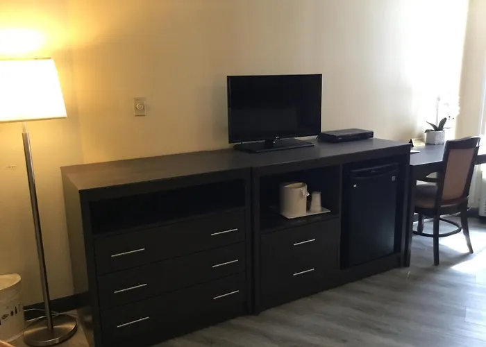 Econo Lodge Metro