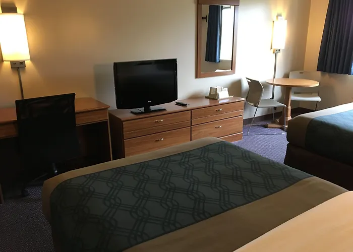 Econo Lodge Darien Lakes