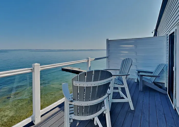 Put-In-Bay Waterfront Condo #211
