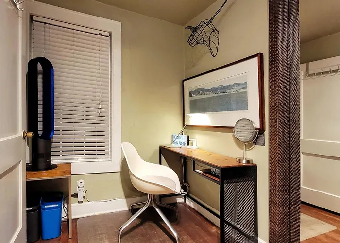 Ut Moody Center Pecan Tree House - Downtown - Free Parking & Wifi