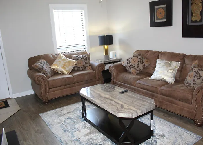 Urban Oasis Retreat In The Southwest!