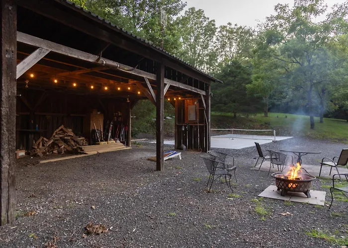 Pet-Friendly Delta Cabin W/ Private Hot Tub!