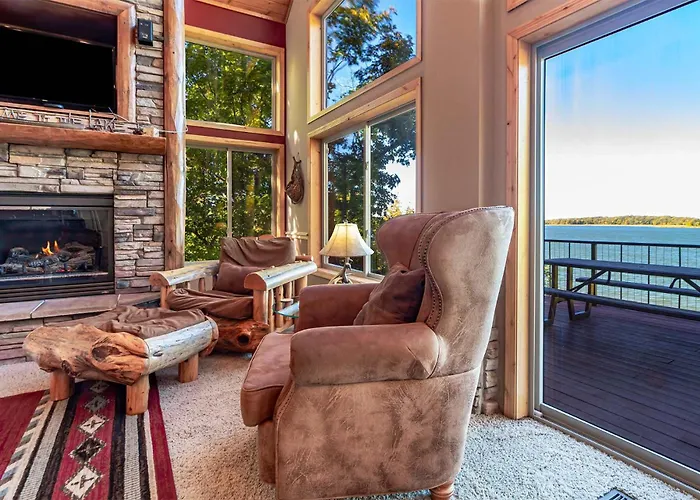 Spacious Leech Lake Home On 2 Private Acres, 200' Of Lake Shore 15 Minutes To Walker With Boat Lift, Dock, Swimming, Fire Pit