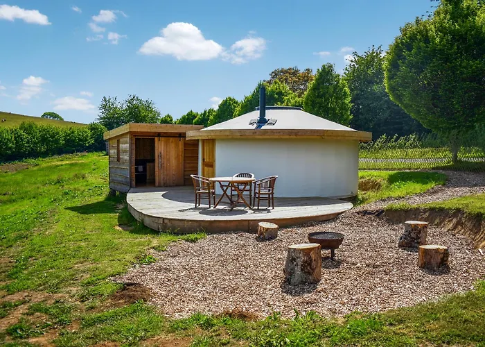 Hazel Roundhouse - Ukc6942