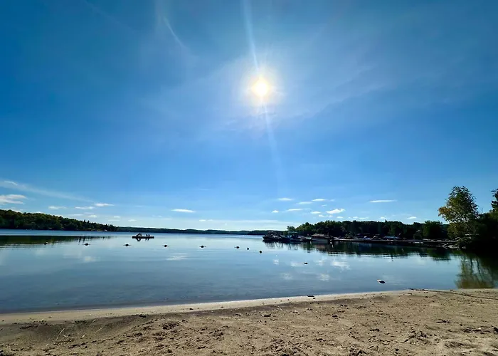 Muskoka Hutt