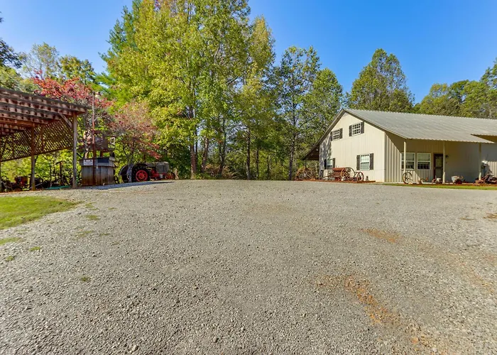 8 Mi To Tellico Plains: Family Home Near Trails!