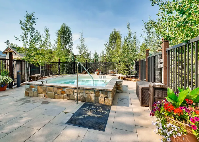 Eagleridge Lodge And Townhomes