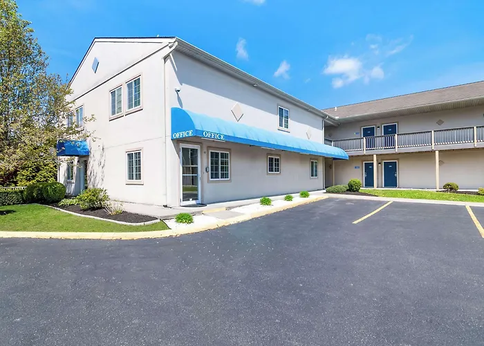 Econo Lodge Bethel - Danbury