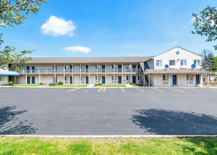 Econo Lodge Bethel - Danbury