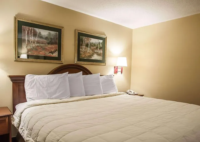 Econo Lodge Newton