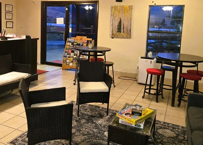 Econo Lodge Eagle Nest