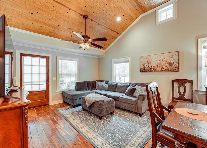 Peaceful Home W/ Porch & Yard, 5 Mi To Rome!