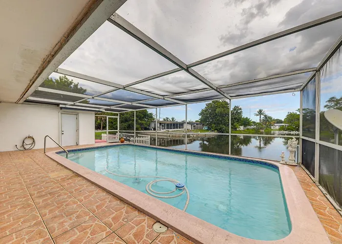 Canal-Front Gem W/ Pool: 3 Mi To Hard Rock Stadium