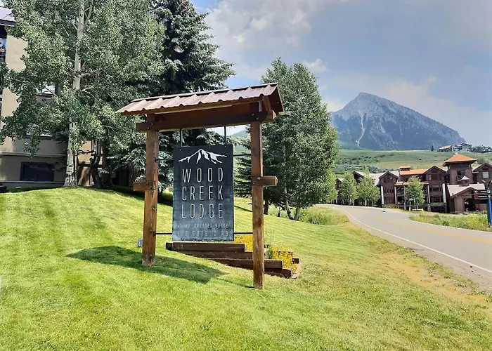 Cozy 1 Bedroom With An Expansive View
