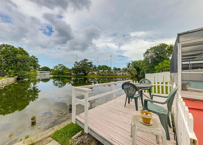 Canal-Front Gem W/ Pool: 3 Mi To Hard Rock Stadium