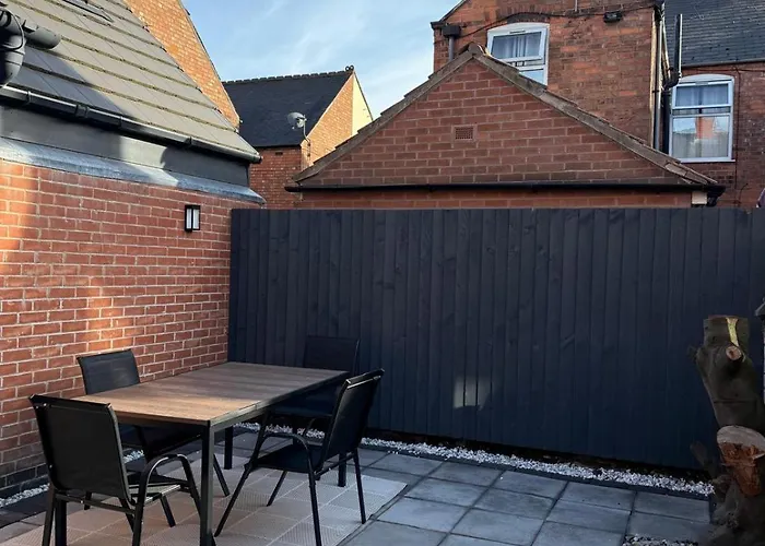 Stunning 3 Bed House In Central Leicester