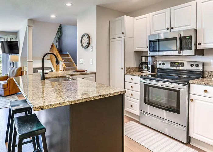 Galena Townhome W/ Indoor Pool Access & Views