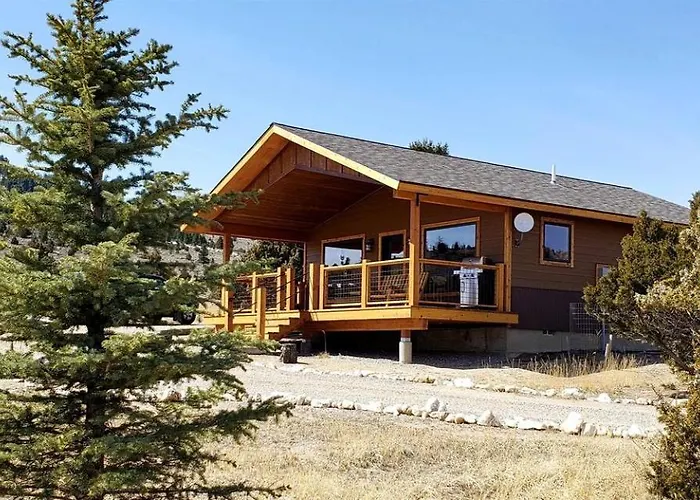 Charming Cabin With Mountain Views Near Madison River In Ennis, Montana