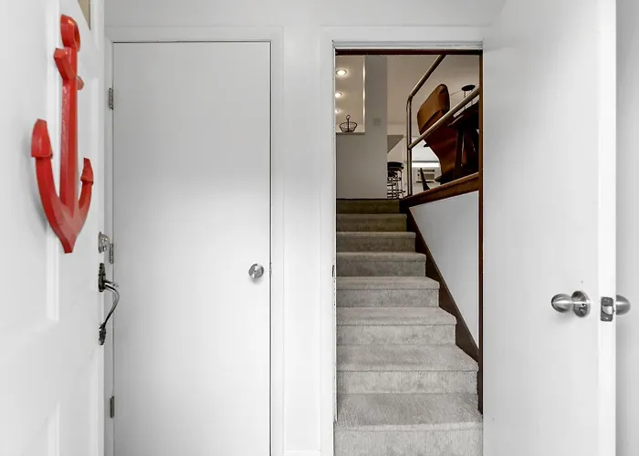 30 Day Rental In The Central Location Of Grand Haven