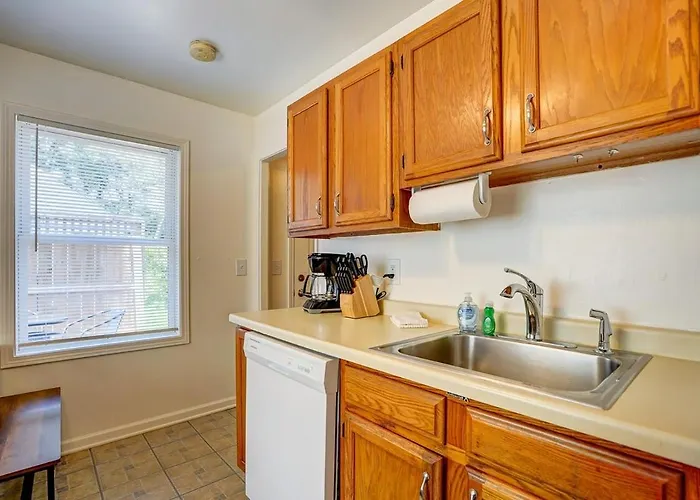 30 Day Minimum - Entire House Deck Close To Hosp