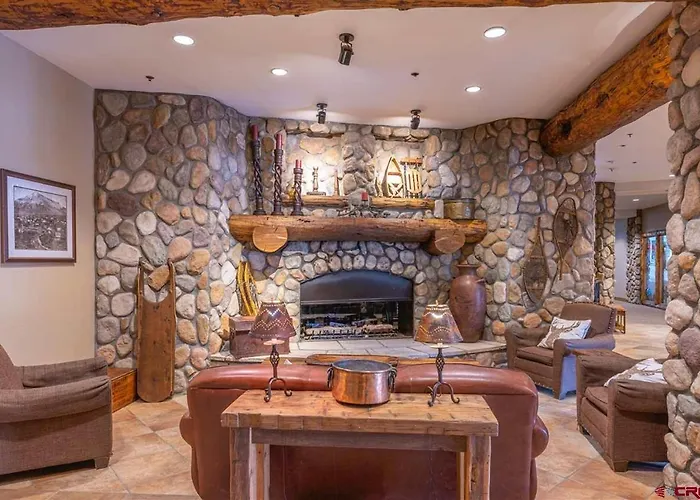 Larger 1 Bedroom With Pool Hot Tub Ski In-Out